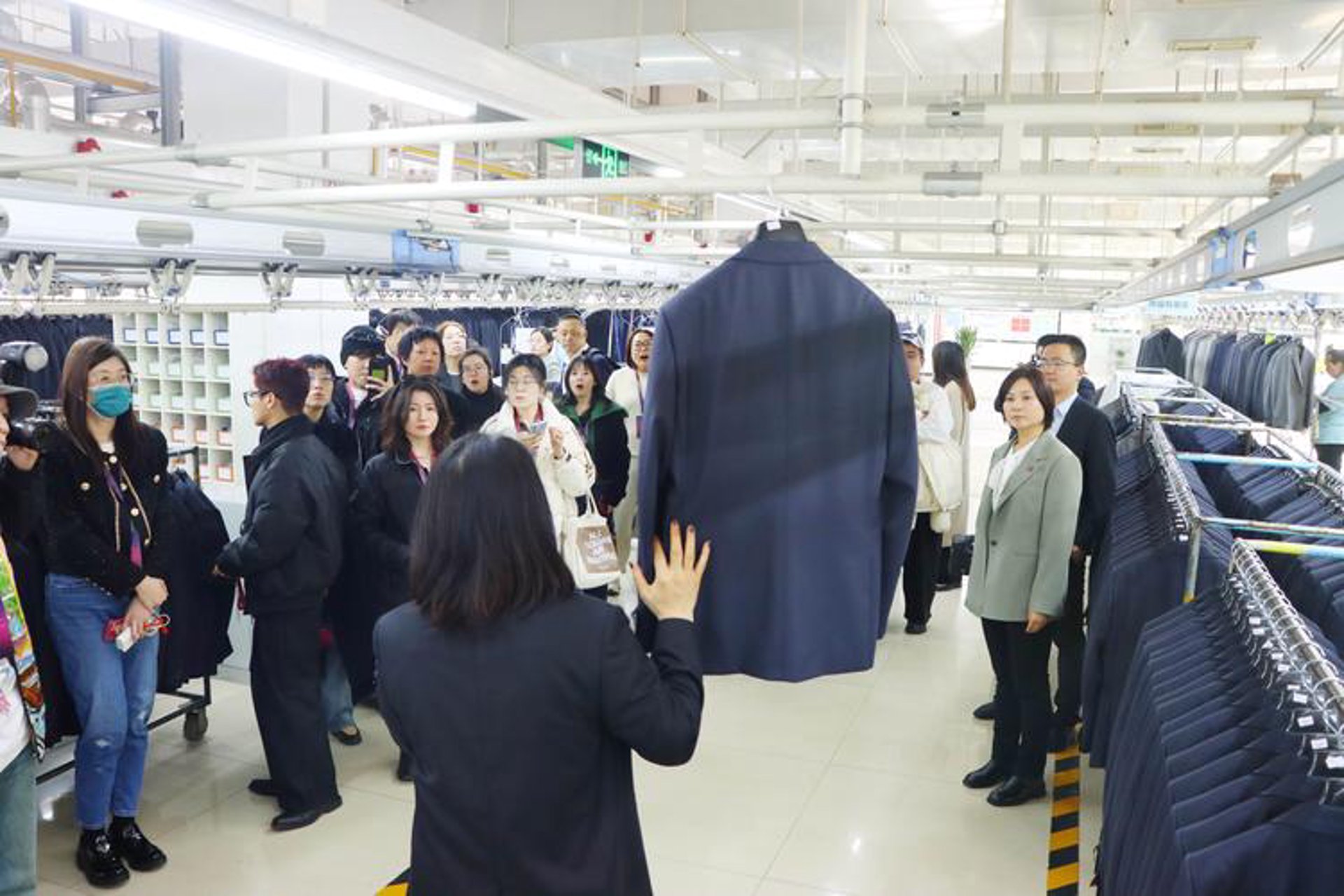 彩之遥服饰